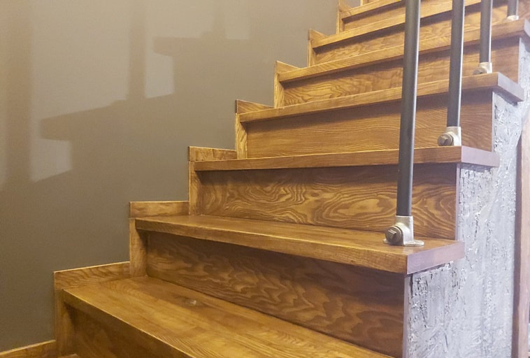 drewniane schody, stopnie z drewna producent